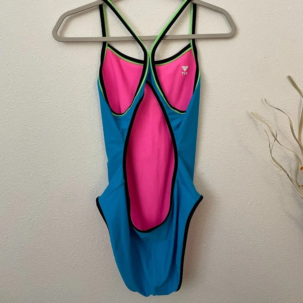 SOLD * TYR Reversible Womens One piece Size Large - Picture 2 of 4